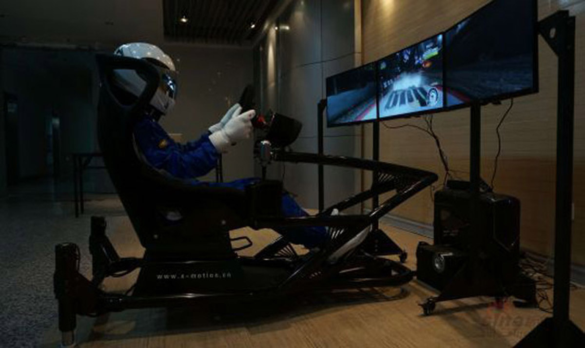 媒体互动动感模拟赛车