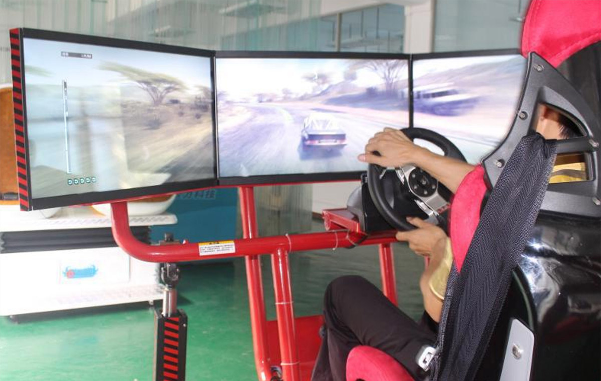 永川媒体互动F1三屏实感模拟赛车